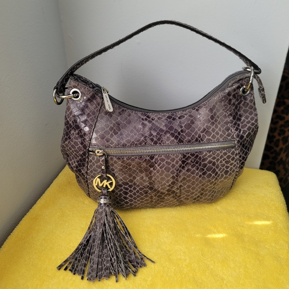 Michael Kors Grey/Black Python Embossed Leather Bag Purse Luxury Closet EUC - Picture 2 of 7